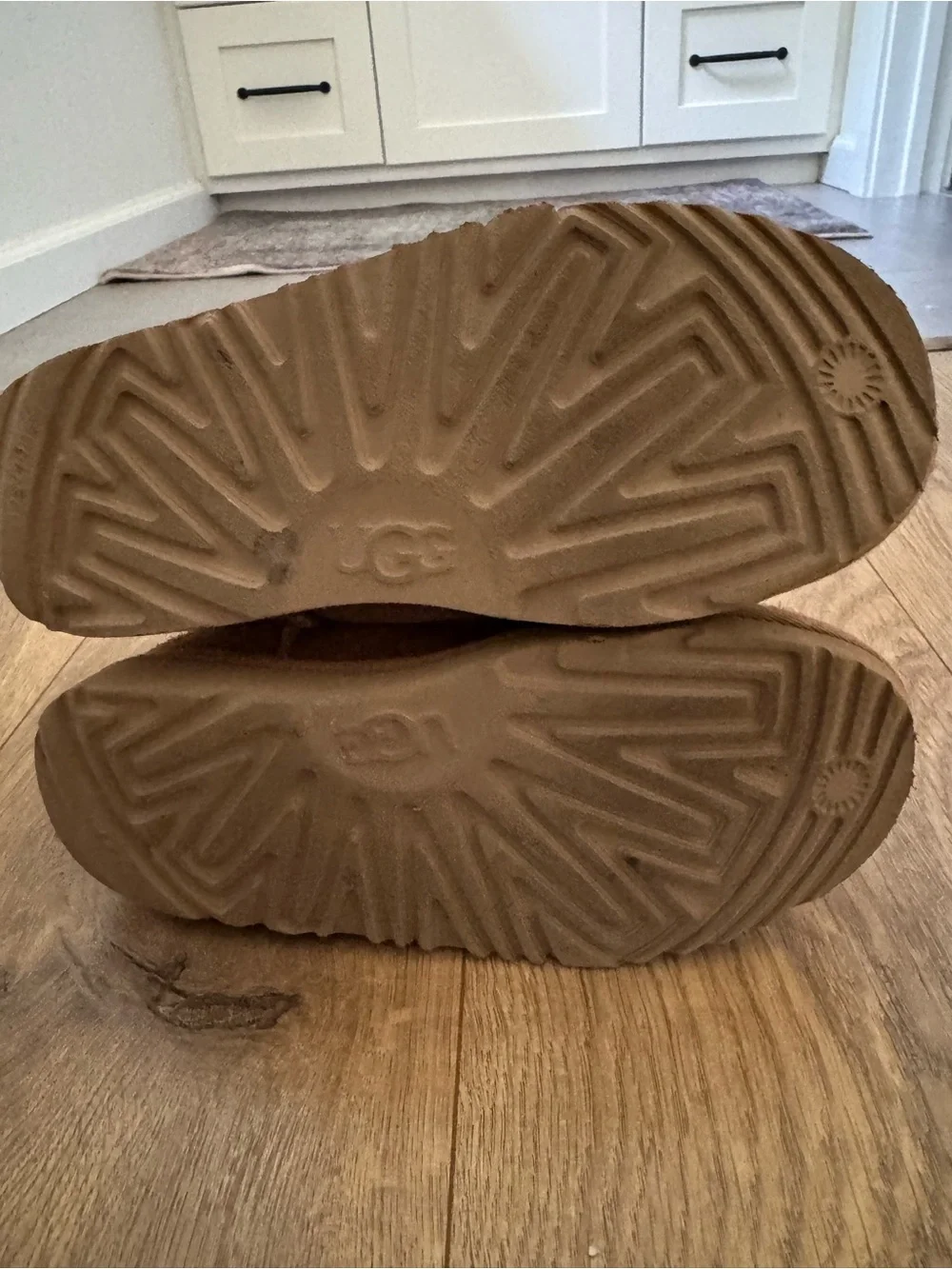 UGG Kids Chestnut camo boot Size 3